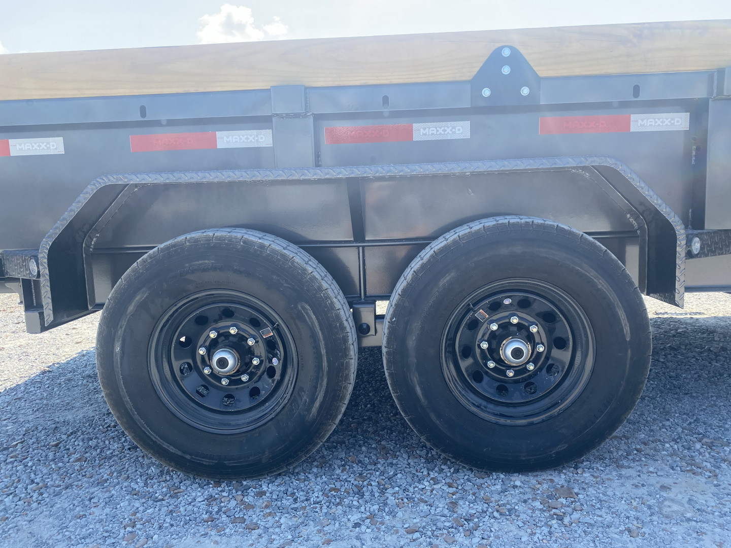 New 2026 MAXXD 83"x14' 14k Dump Trailer