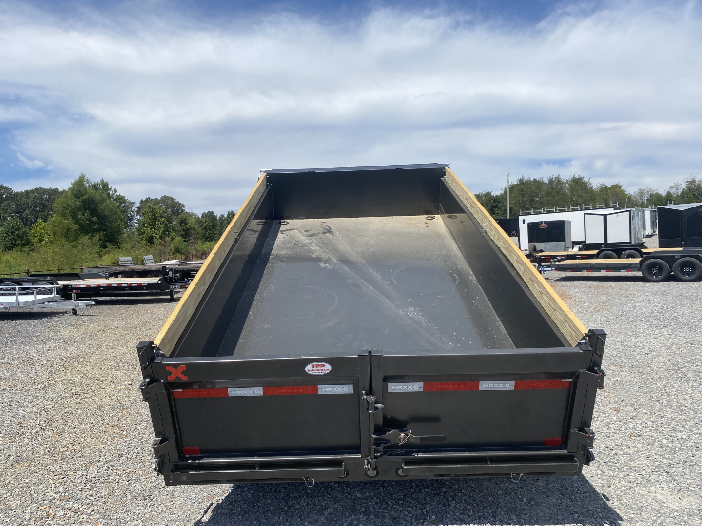 New 2026 MAXXD 83"x14' 14k Dump Trailer