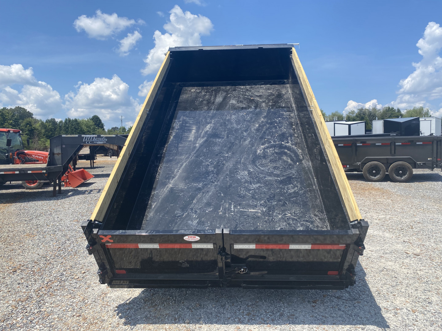 New 2026 MAXXD 83"x14' 14k Dump Trailer