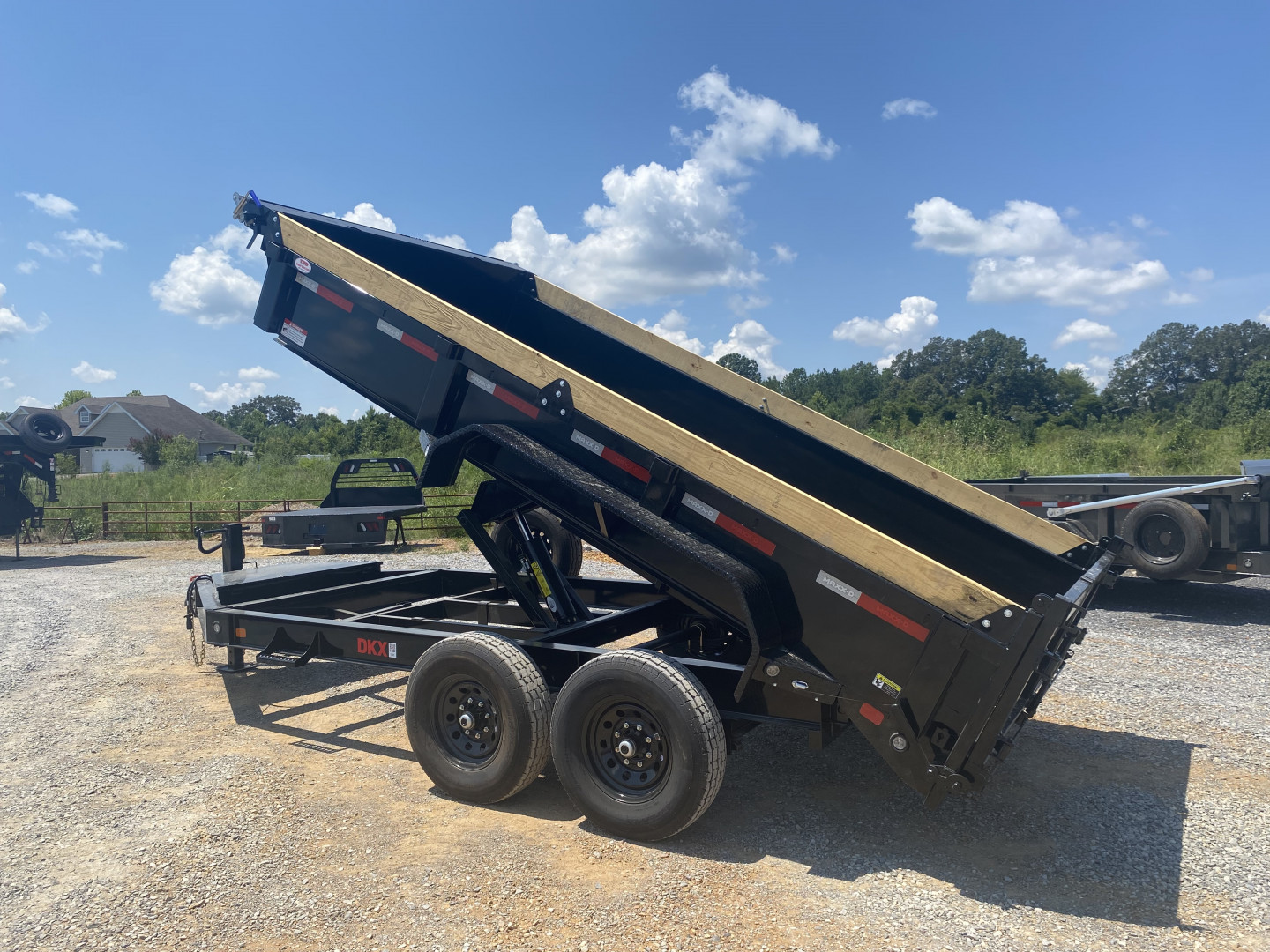 New 2026 MAXXD 83"x14' 14k Dump Trailer