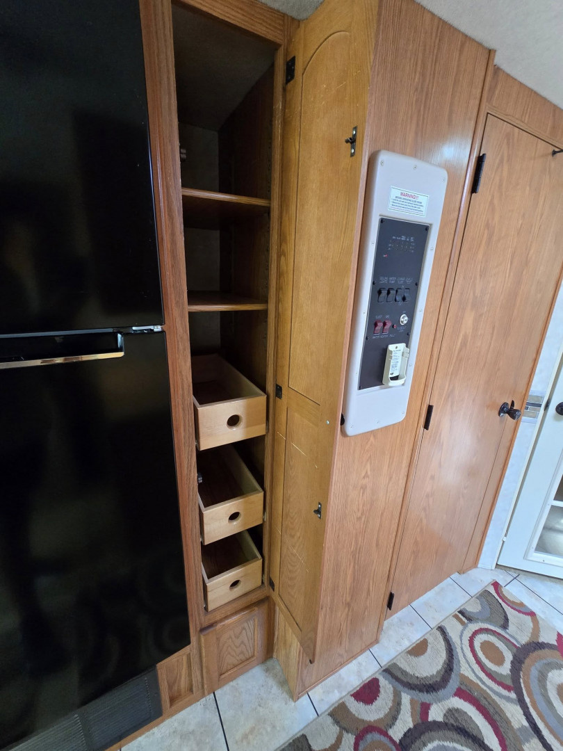 Used 2004 Damon Corporation Intruder 373F Class A