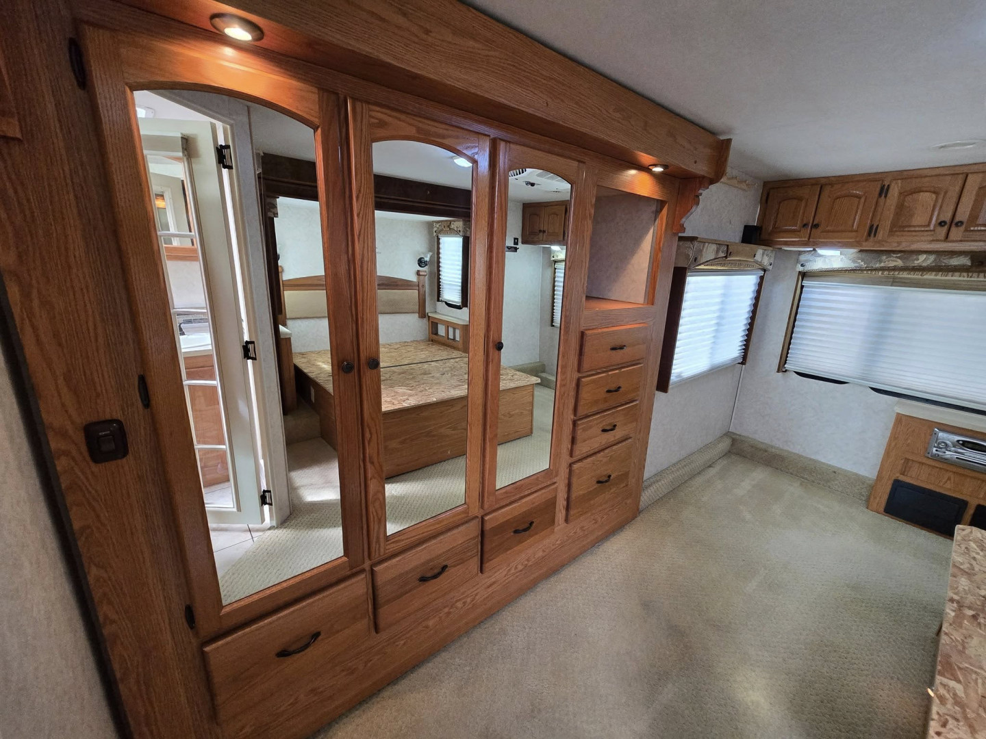 Used 2004 Damon Corporation Intruder 373F Class A