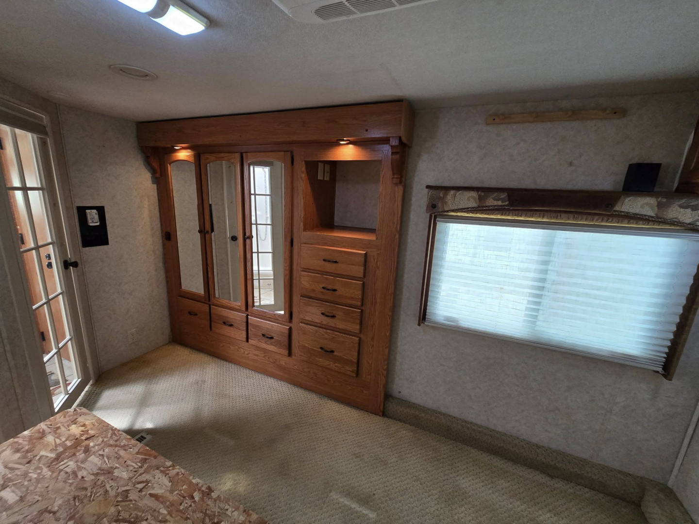 Used 2004 Damon Corporation Intruder 373F Class A