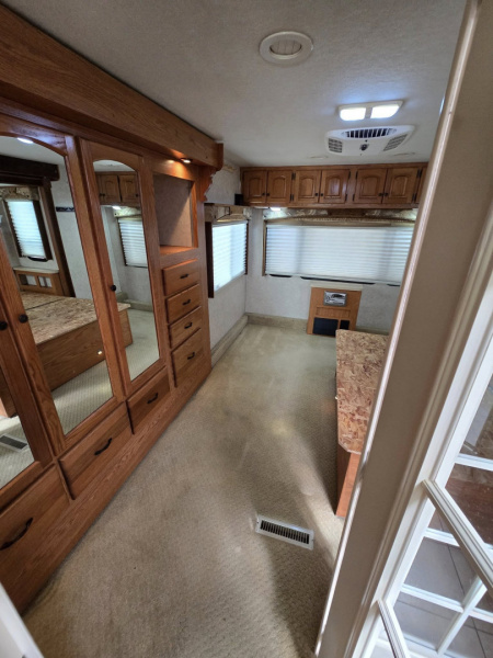 Used 2004 Damon Corporation Intruder 373F Class A