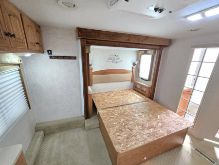 Used 2004 Damon Corporation Intruder 373F Class A