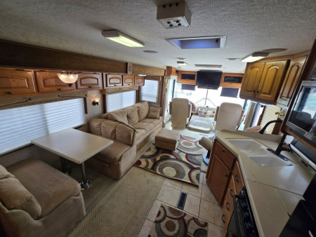Used 2004 Damon Corporation Intruder 373F Class A