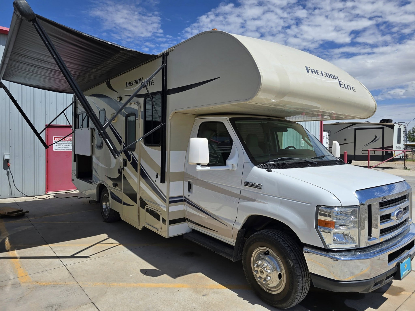 Used 2015 Thor Motor Coach Freedom Elite 23H Class C