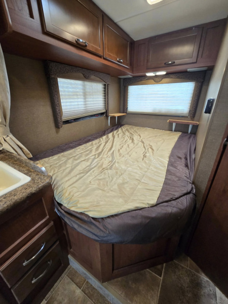 Used 2015 Thor Motor Coach Freedom Elite 23H Class C