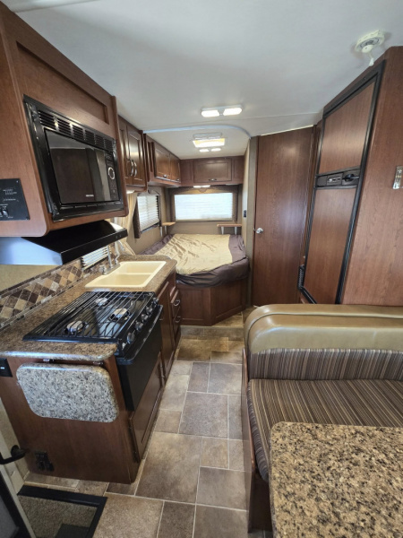 Used 2015 Thor Motor Coach Freedom Elite 23H Class C