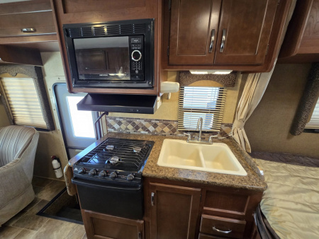 Used 2015 Thor Motor Coach Freedom Elite 23H Class C
