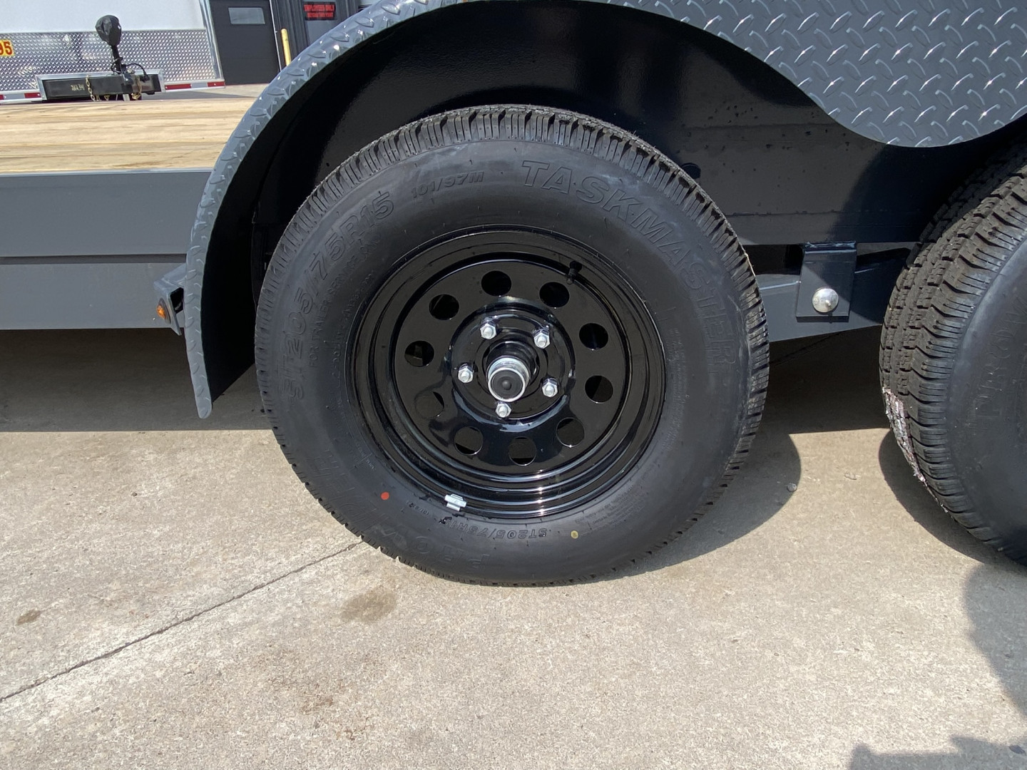 New Lamar 20' Equipment Trailer
