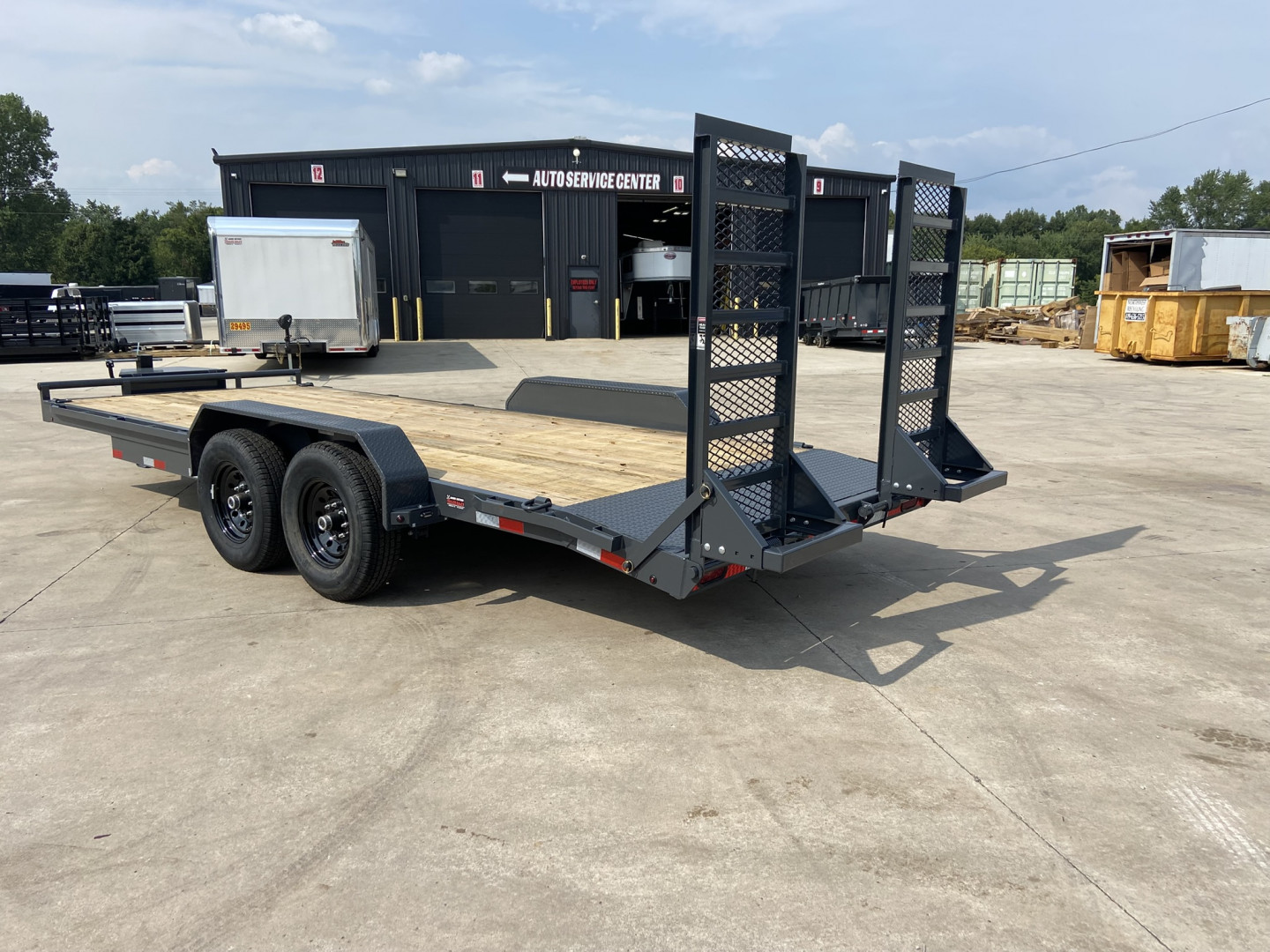 New Lamar 20' Equipment Trailer