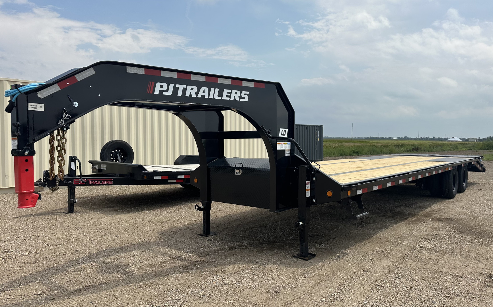 New 2026 PJ Trailers LD Low Pro Gooseneck 32' Flatbed Trailer