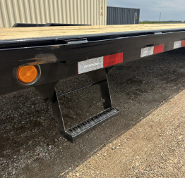 New 2026 PJ Trailers LD Low Pro Gooseneck 32' Flatbed Trailer