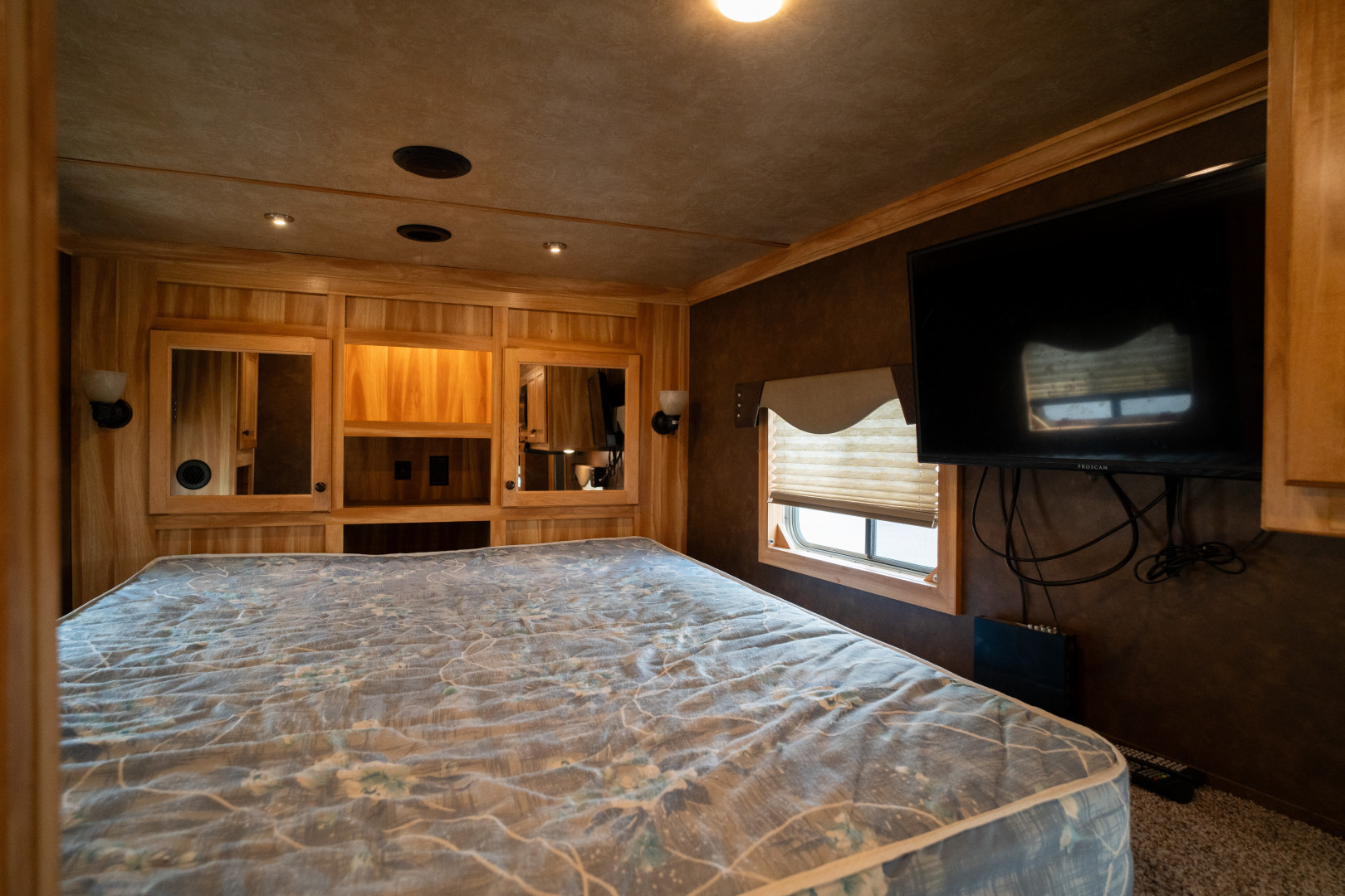 Used 2021 Exiss Trailers 11'0" with Living Quarters Stock / Stock Combo Trailer