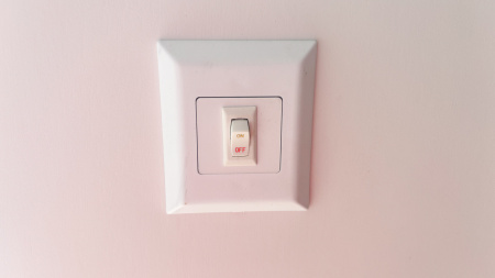 New Lightning 8.5x24 Enclosed Aluminum Car Hauler- Rear Ramp