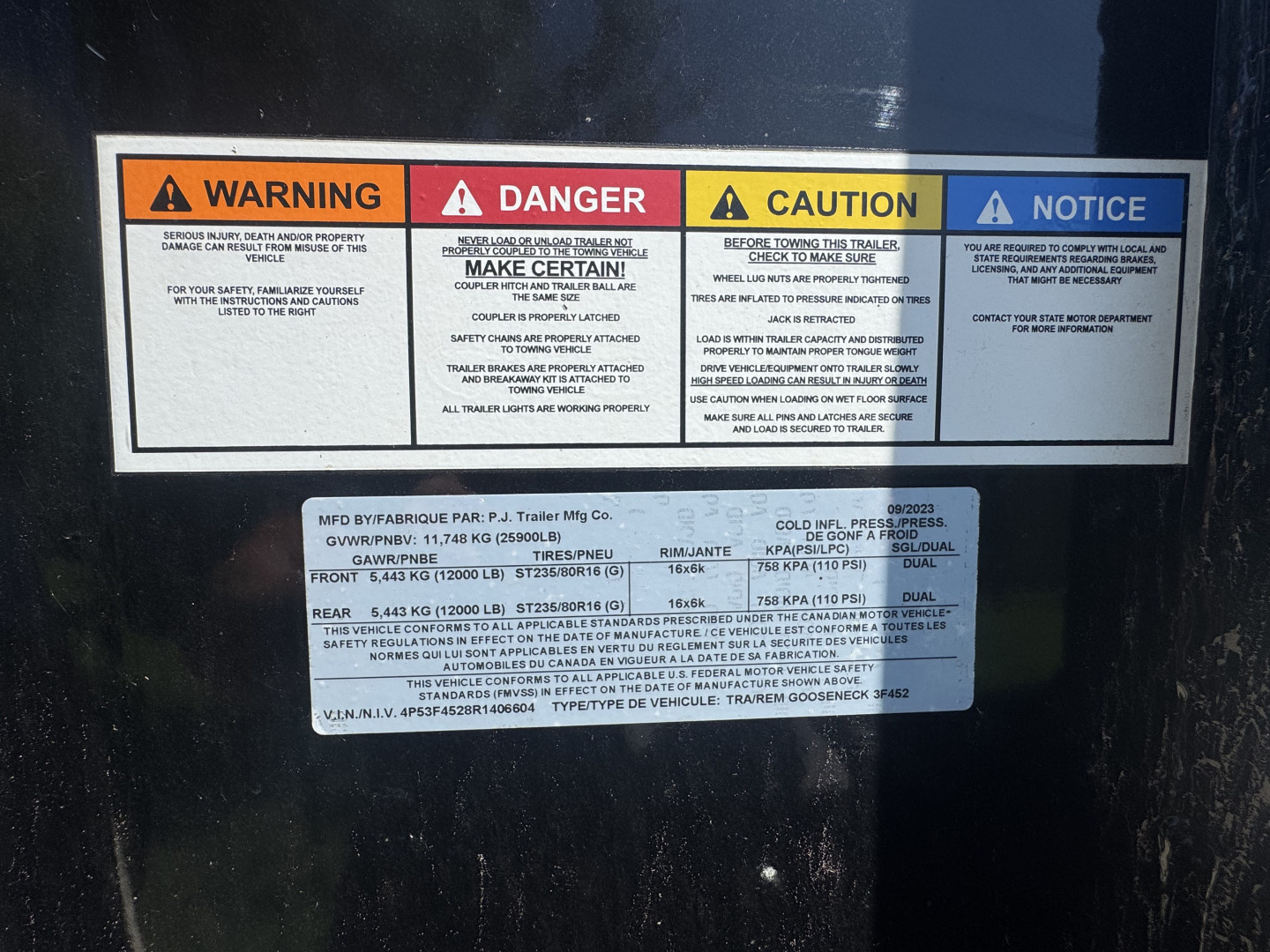 Used LIKE New 2024 PJ 36’ Gooseneck Deckover 31’ plus 5’ x 102” with 2-12K tandem dual axles=26K