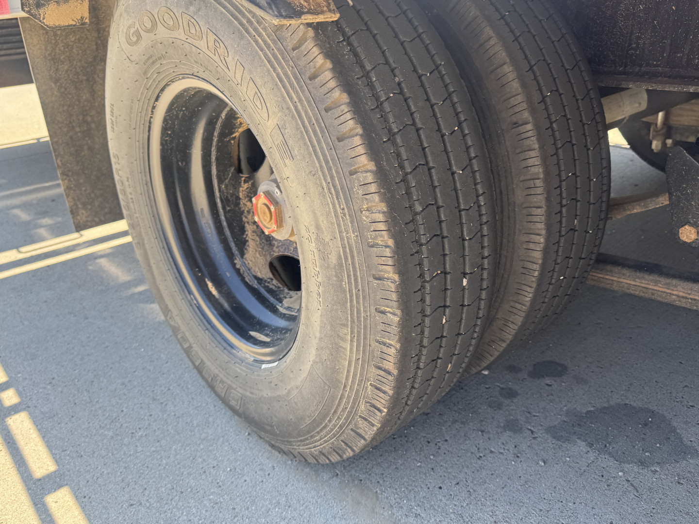 Used LIKE New 2024 PJ 36’ Gooseneck Deckover 31’ plus 5’ x 102” with 2-12K tandem dual axles=26K