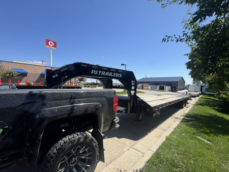 Used LIKE New 2024 PJ 36’ Gooseneck Deckover 31’ plus 5’ x 102” with 2-12K tandem dual axles=26K