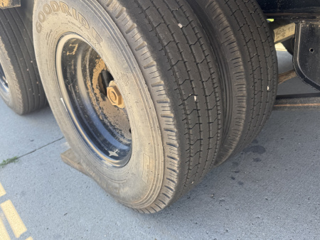 Used LIKE New 2024 PJ 36’ Gooseneck Deckover 31’ plus 5’ x 102” with 2-12K tandem dual axles=26K