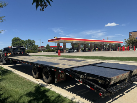 Used LIKE New 2024 PJ 36’ Gooseneck Deckover 31’ plus 5’ x 102” with 2-12K tandem dual axles=26K
