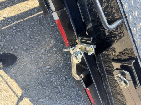 Used LIKE New 2024 PJ 36’ Gooseneck Deckover 31’ plus 5’ x 102” with 2-12K tandem dual axles=26K