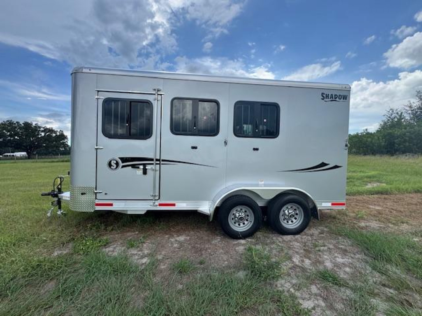 New 2026 Shadow 3H Stablemate w/ Escape Door Horse Trailer
