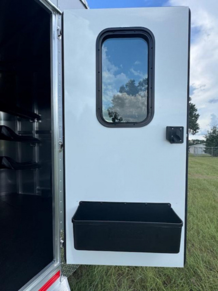New 2026 Shadow 3H Stablemate w/ Escape Door Horse Trailer