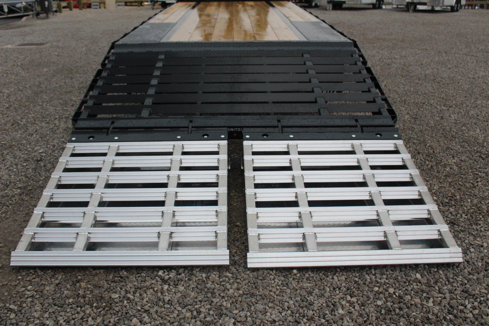 New 2025 Moritz FDGH DT 20' + 5' GOOSENECK Deckover Flatbed Trailer- Full Width Aluminum Ramps- 17900# GVW