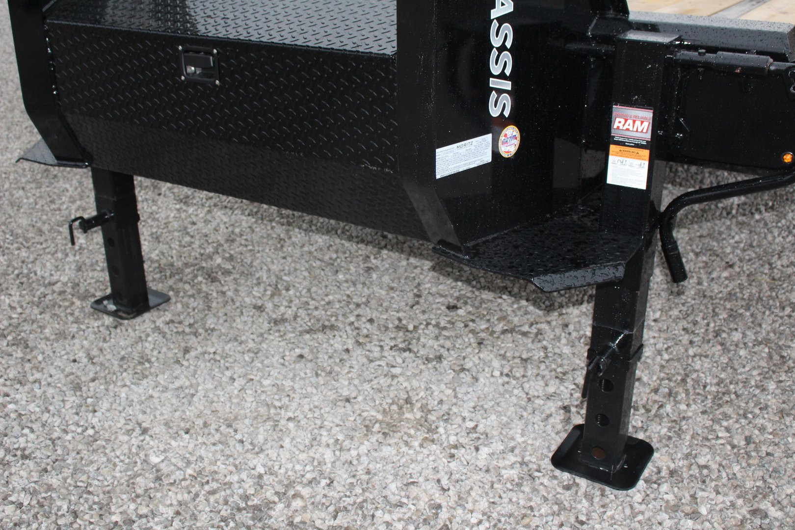 New 2025 Moritz FDGH DT 20' + 5' GOOSENECK Deckover Flatbed Trailer- Full Width Aluminum Ramps- 17900# GVW
