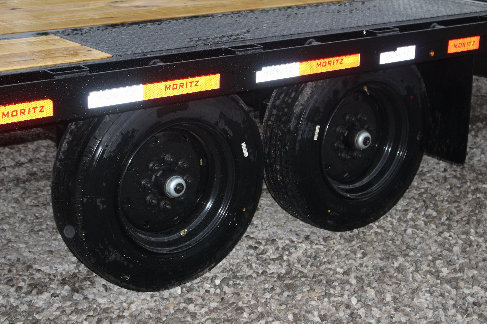New 2025 Moritz FDGH DT 20' + 5' GOOSENECK Deckover Flatbed Trailer- Full Width Aluminum Ramps- 17900# GVW