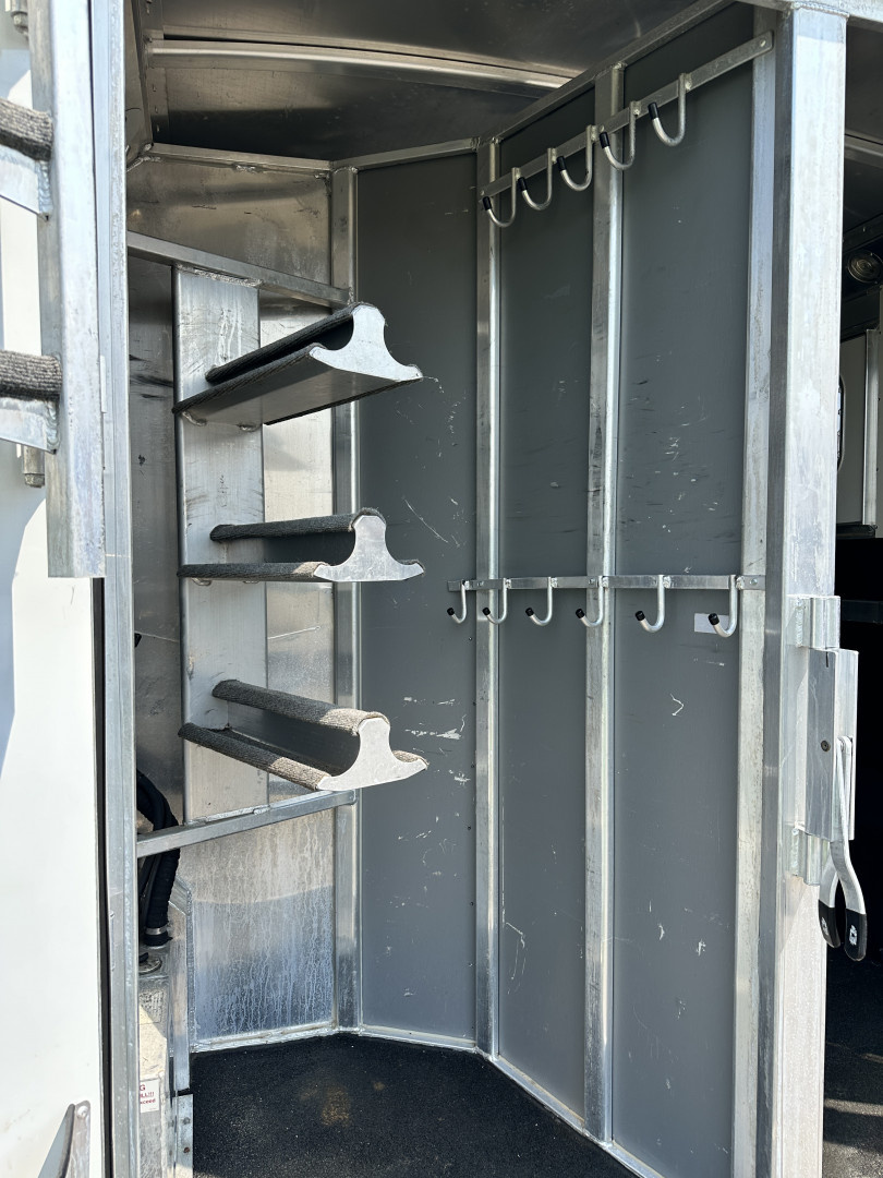 Used 2007 4-Star Trailers 3H LQ Horse Trailer