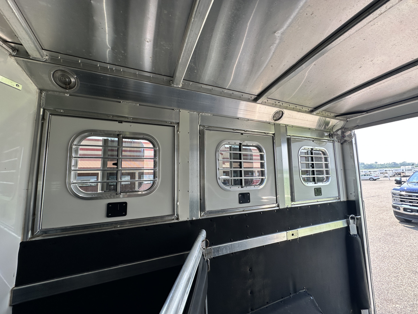 Used 2007 4-Star Trailers 3H LQ Horse Trailer