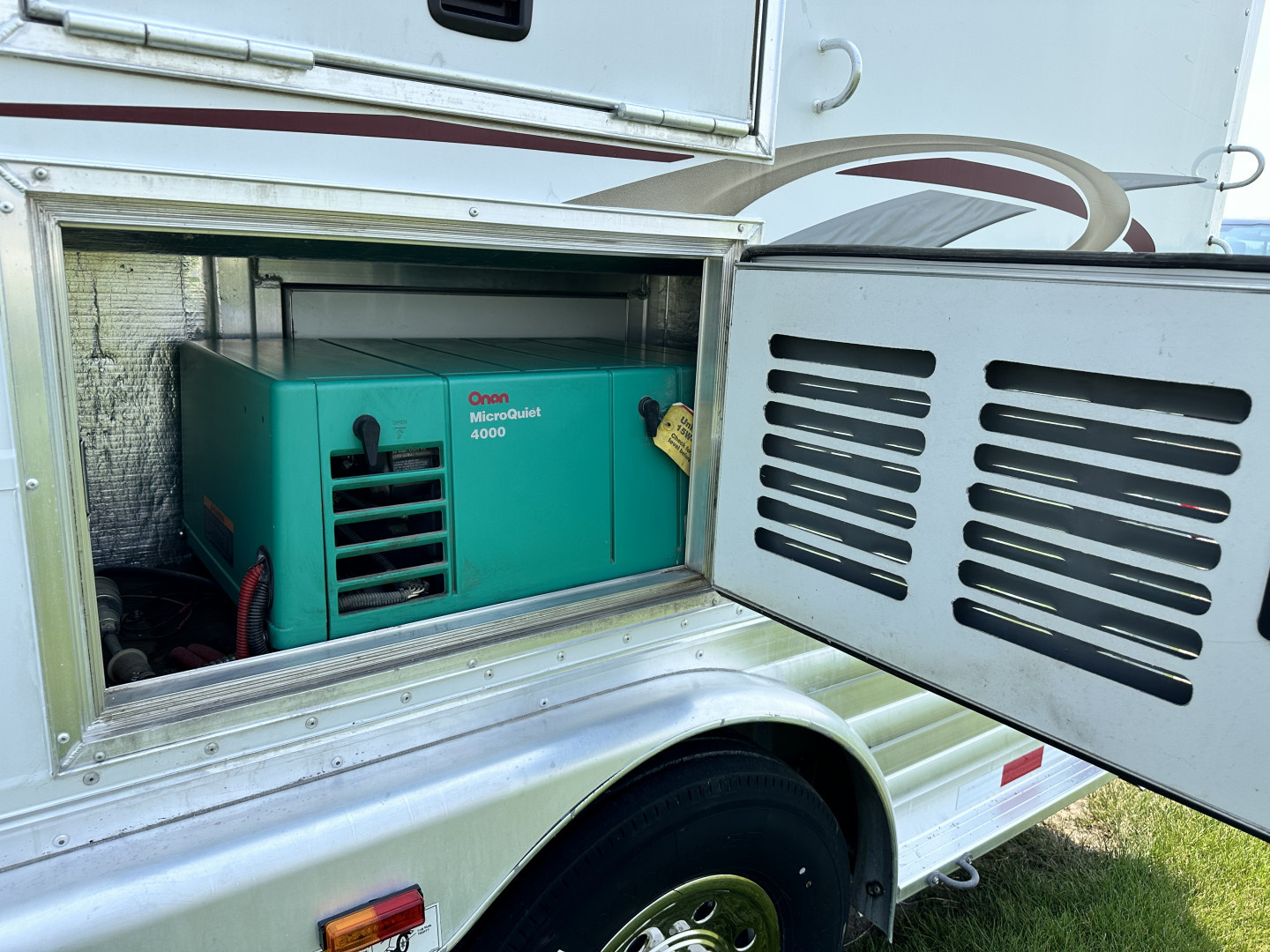 Used 2007 4-Star Trailers 3H LQ Horse Trailer