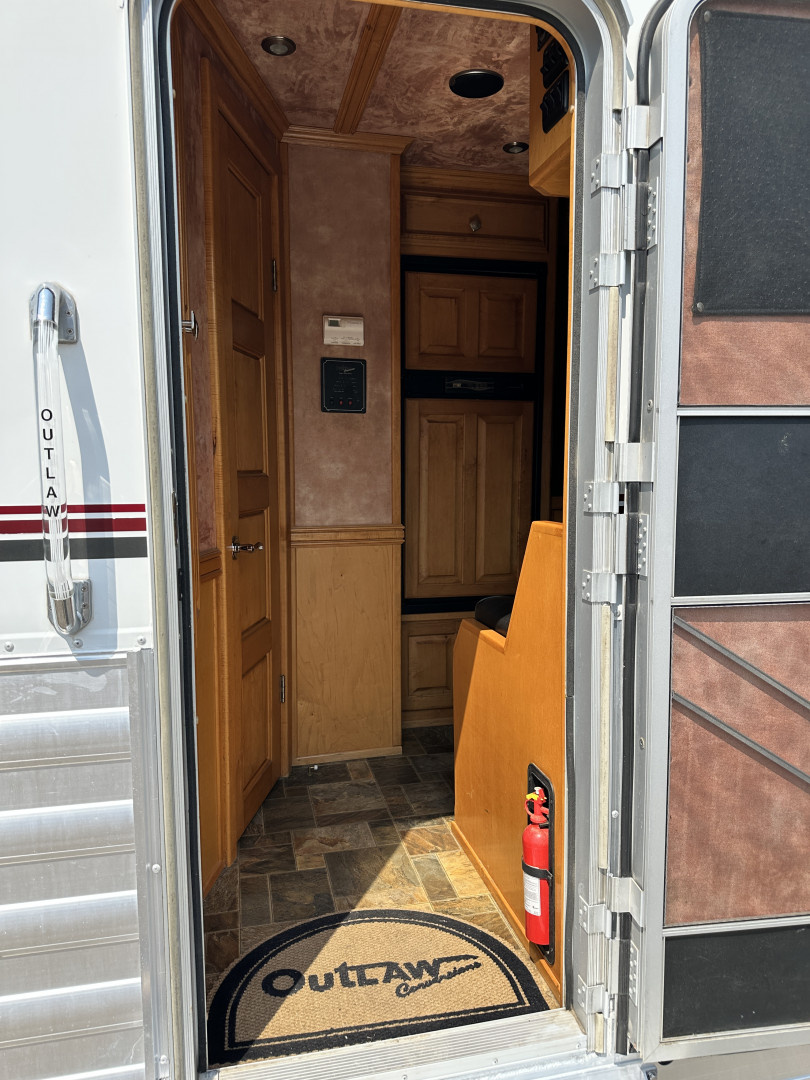 Used 2007 4-Star Trailers 3H LQ Horse Trailer