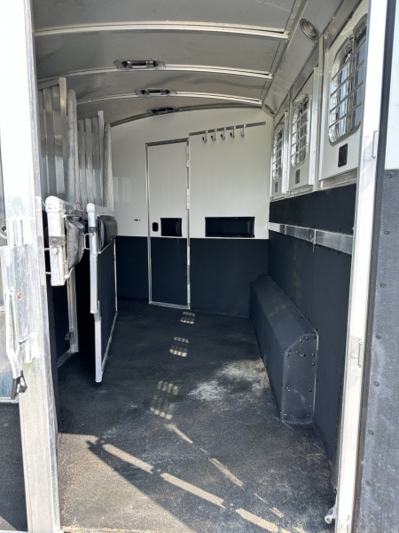 Used 2007 4-Star Trailers 3H LQ Horse Trailer