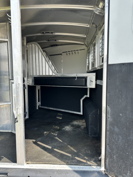 Used 2007 4-Star Trailers 3H LQ Horse Trailer