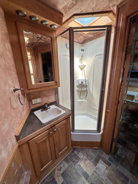 Used 2007 4-Star Trailers 3H LQ Horse Trailer