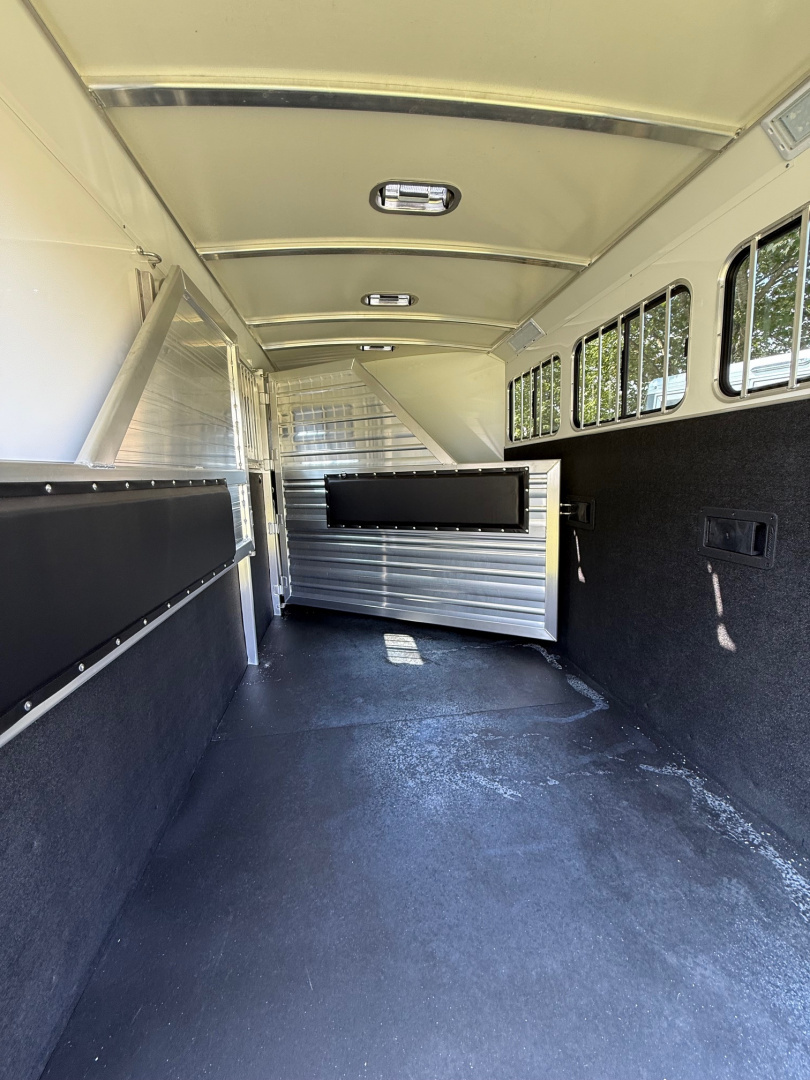 New 2026 Cimarron Trailers Norstar 3 Horse Slant Bumper Pull RTG Horse Trailer