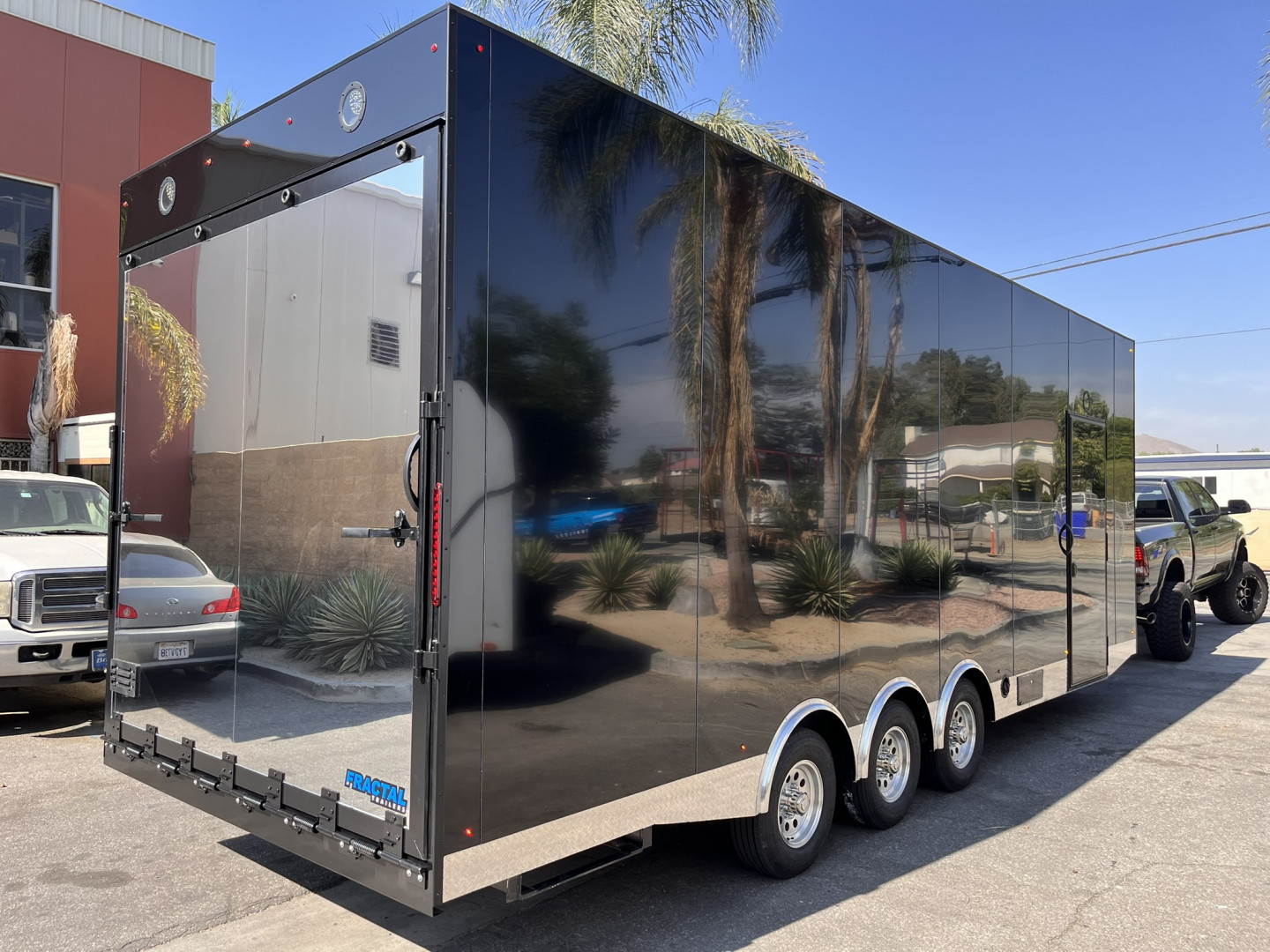 New 2026 26' FRACTAL ENCLOSED