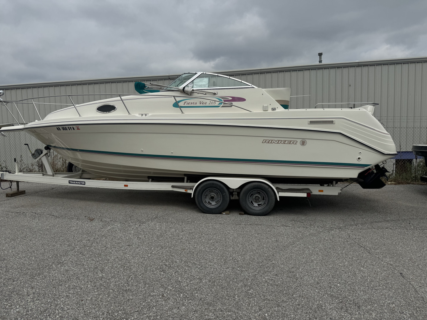 Used 1995 Rinker Fiesta Vee 265 Cuddy Cabin