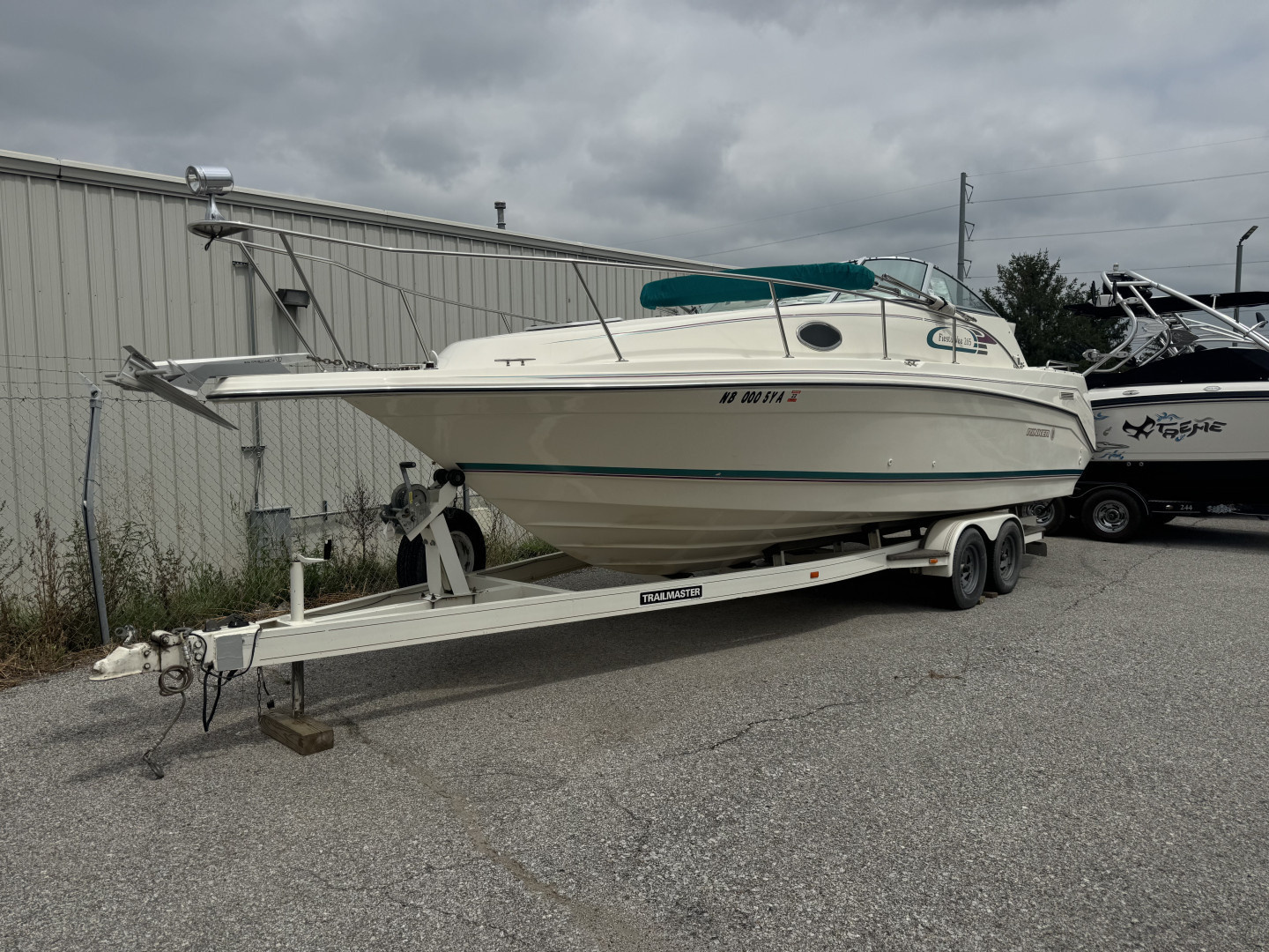 Used 1995 Rinker Fiesta Vee 265 Cuddy Cabin