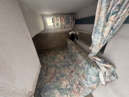 Used 1995 Rinker Fiesta Vee 265 Cuddy Cabin