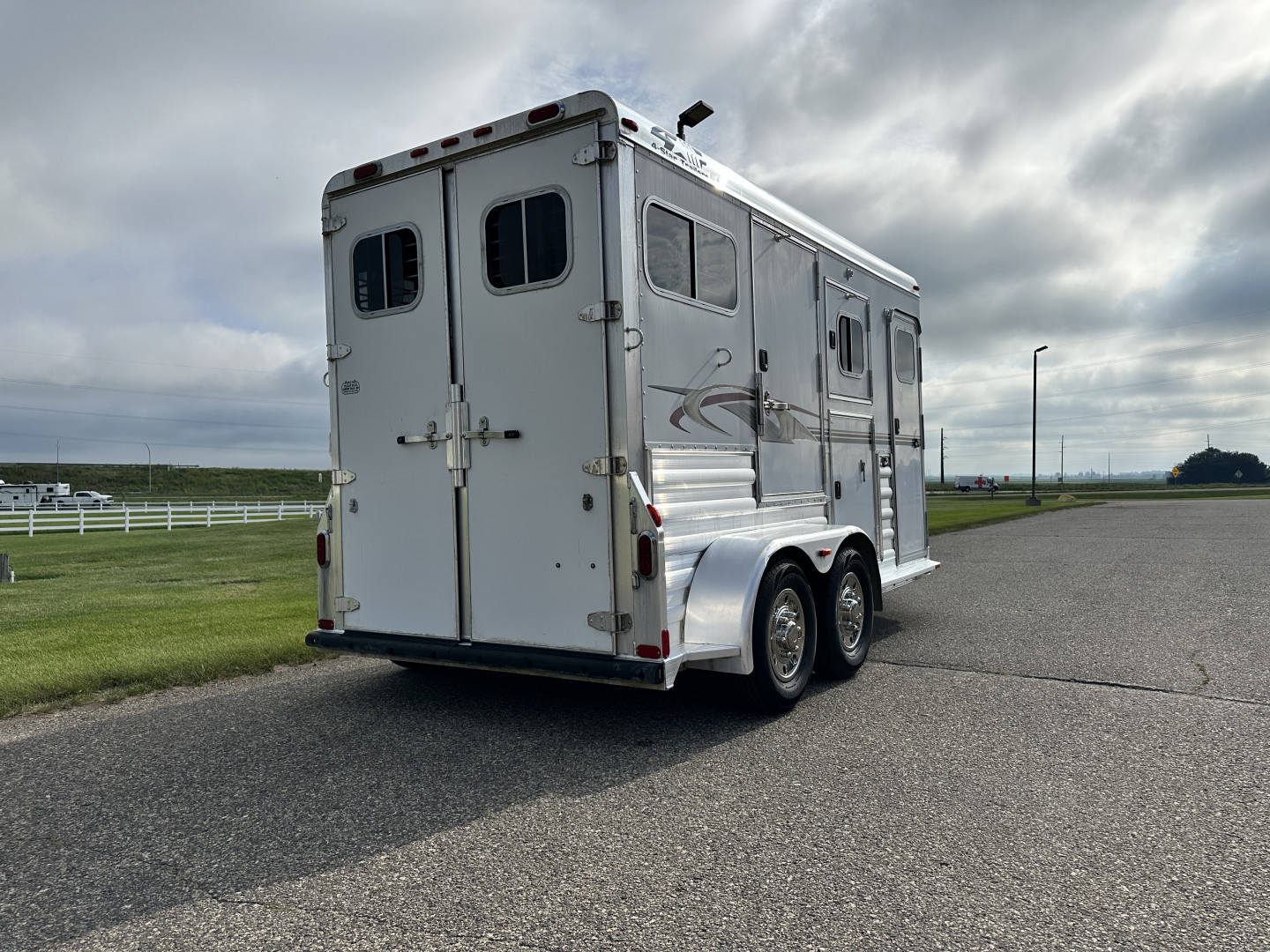 Used 2006 4-Star Trailers 2H BP Str. Load w/ Mangers Horse Trailer