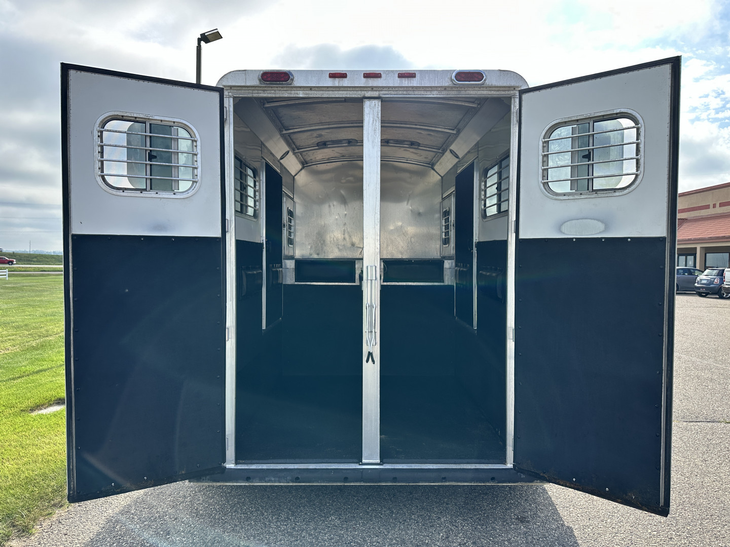 Used 2006 4-Star Trailers 2H BP Str. Load w/ Mangers Horse Trailer
