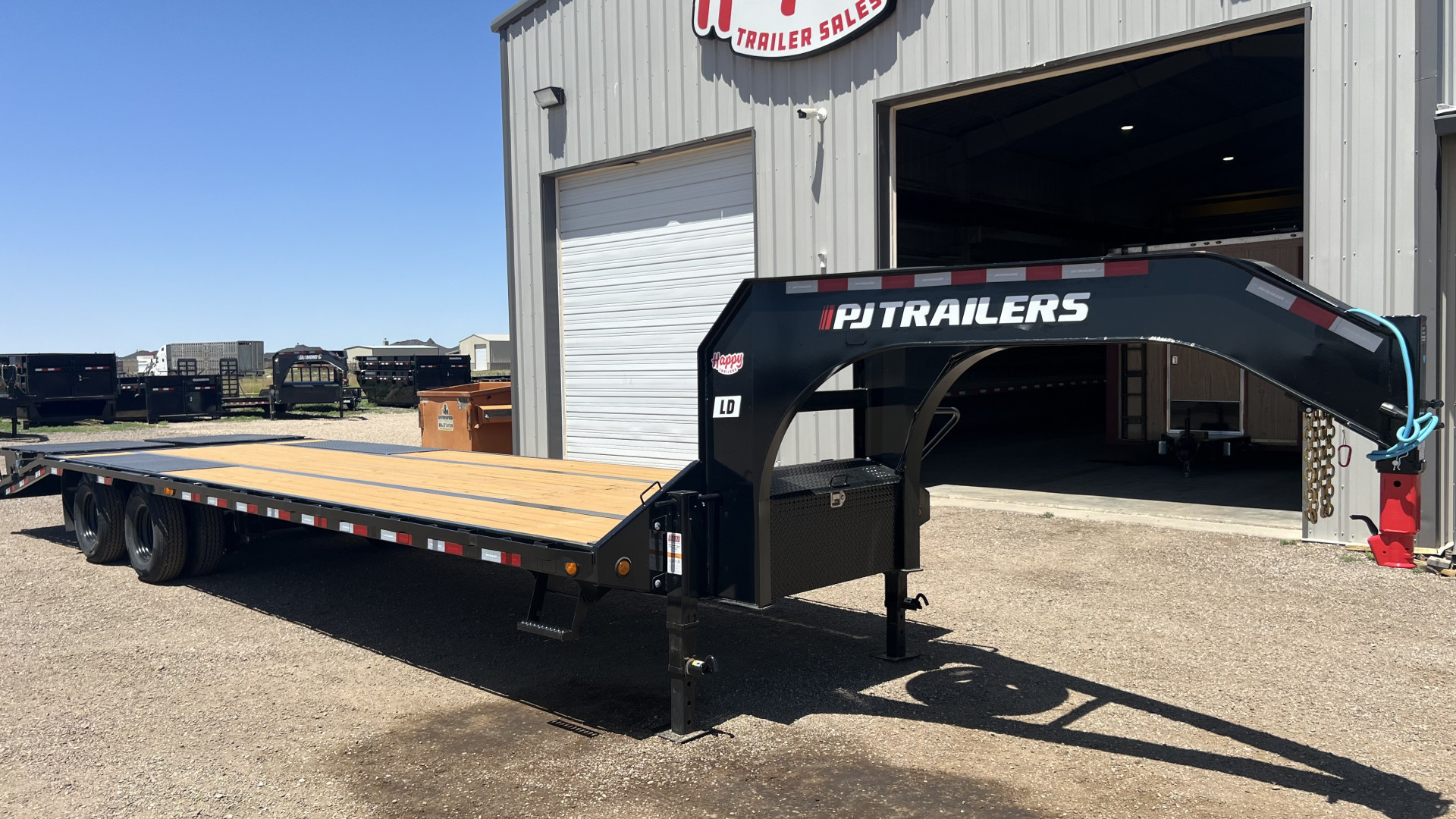 New 2026 PJ 102"x30' GN Low-Pro Flatbed w/ Duals - LD