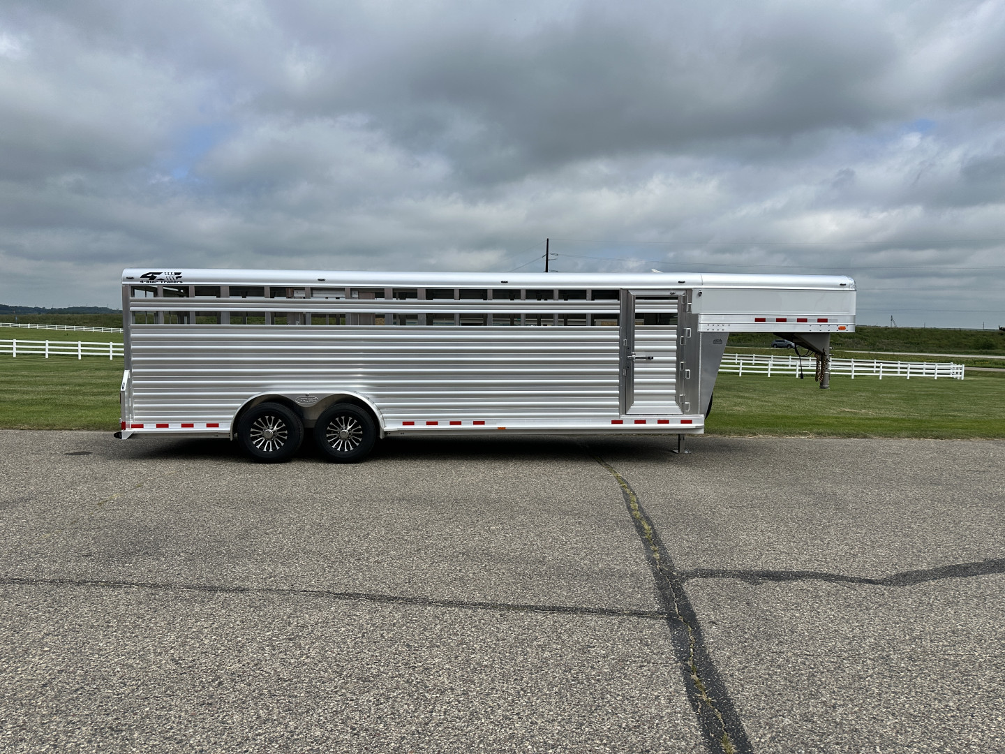 New 2026 4-Star Trailers 24' Deluxe GN Stock / Stock Combo Trailer