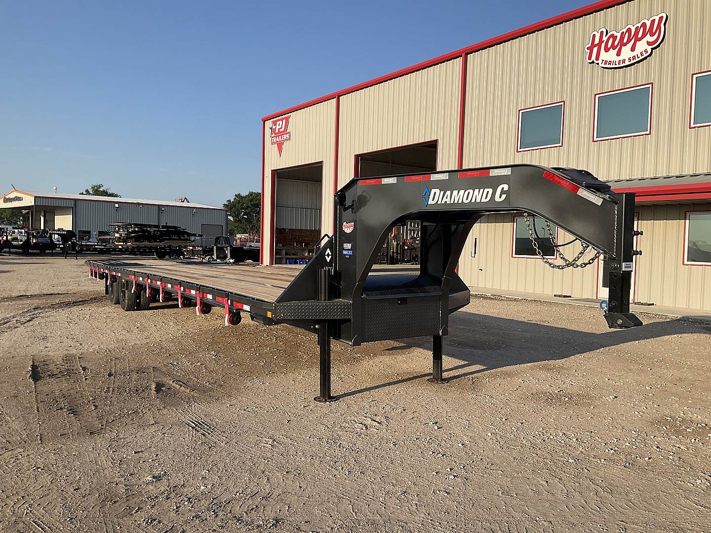 New 2026 Diamond C 102"x40' Engineered Beam FMAX212 w/ Hyd. Dovetail Pacesetter Edition