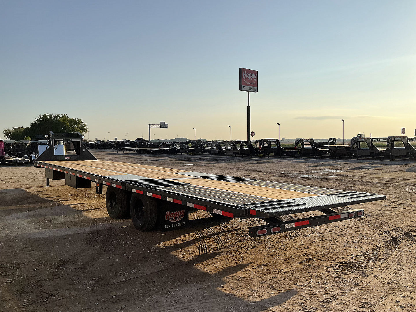 New 2026 Diamond C 102"x40' Engineered Beam FMAX212 w/ Hyd. Dovetail Pacesetter Edition