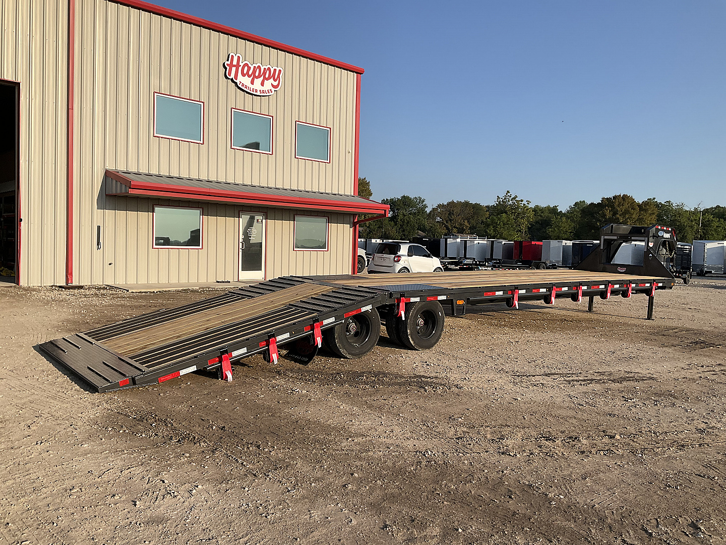 New 2026 Diamond C 102"x40' Engineered Beam FMAX212 w/ Hyd. Dovetail Pacesetter Edition